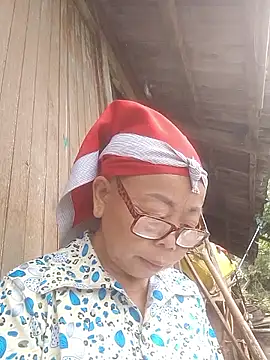 Snapshot of VangLe73 chatting on 22, 9, 2025 VangLe73 online show from 22, 9, 2025