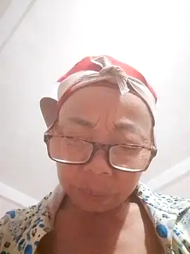 Snapshot of VangLe73 chatting on 27, 9, 2025 VangLe73 online show from 27, 9, 2025