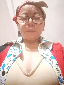 Snapshot of VangLe73 chatting on 29, 9, 2025 VangLe73 online show from 29, 9, 2025