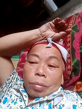 Snapshot of VangLe73 chatting on 17, 10, 2025 VangLe73 online show from 17, 10, 2025