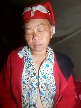 Snapshot of VangLe73 chatting on 19, 10, 2025 VangLe73 online show from 19, 10, 2025