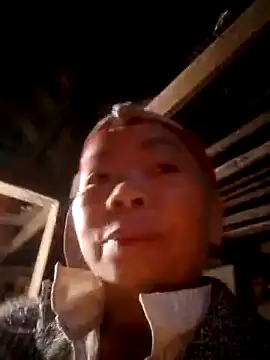 Snapshot of VangLe73 chatting on 22, 10, 2025 VangLe73 online show from 22, 10, 2025