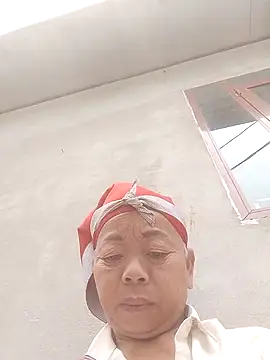 Snapshot of VangLe73 chatting on 26, 10, 2025 VangLe73 online show from 26, 10, 2025