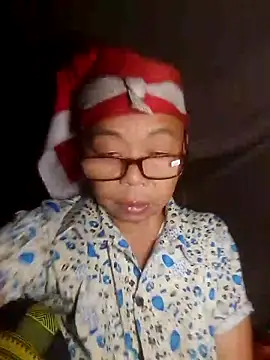 Snapshot of VangLe73 chatting on 27, 10, 2025 VangLe73 online show from 27, 10, 2025