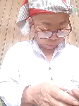 Snapshot of VangLe73 chatting on 7, 11, 2025 VangLe73 online show from 7, 11, 2025