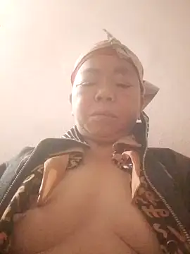 Snapshot of VangLe73 chatting on 16, 11, 2025 VangLe73 online show from 16, 11, 2025