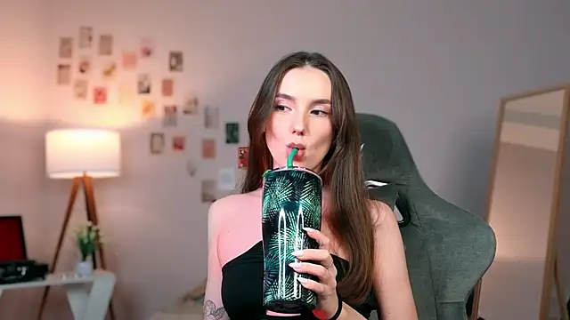 TinysRoses online show from 28, 9, 2025
