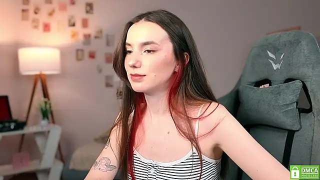TinysRoses online show from 4, 10, 2025