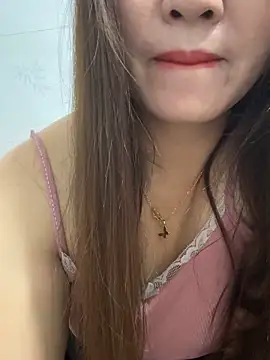 Moan Mary online show from 5, 11, 2025