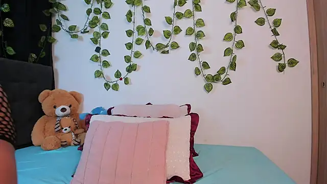 Snapshot of Delilah_85 chatting on 11, 10, 2025 Delilah 85 online show from 11, 10, 2025