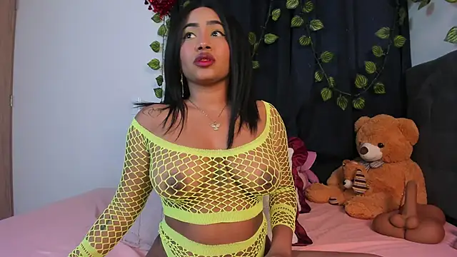 Snapshot of Delilah_85 chatting on 3, 11, 2025 Delilah 85 online show from 3, 11, 2025