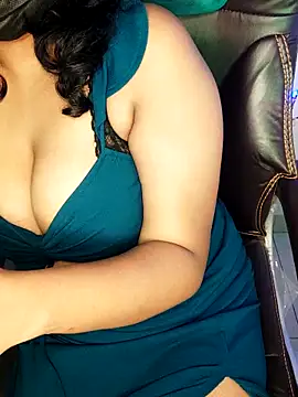 Snapshot of darling_devil chatting on 9, 11, 2025 darling devil online show from 9, 11, 2025