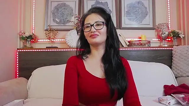 Snapshot of HellenDesire chatting on 13, 2, 2025 HellenDesire online show from 13, 2, 2025