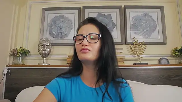 Snapshot of HellenDesire chatting on 14, 11, 2025 HellenDesire online show from 14, 11, 2025