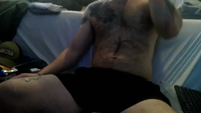 Luv2SuckBWC92 online show from 2, 11, 2025