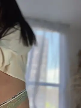 Sofi Leal online show from 8, 11, 2025