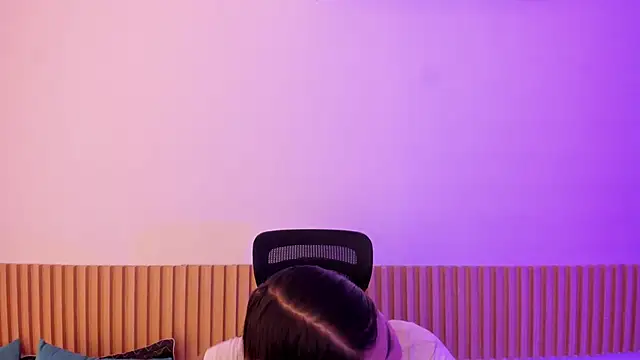 OliviaSweett online show from 2, 11, 2025