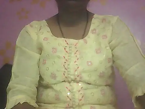 Snapshot of Lovely_bhabhi143 chatting on 7, 10, 2025 Lovely bhabhi143 online show from 7, 10, 2025