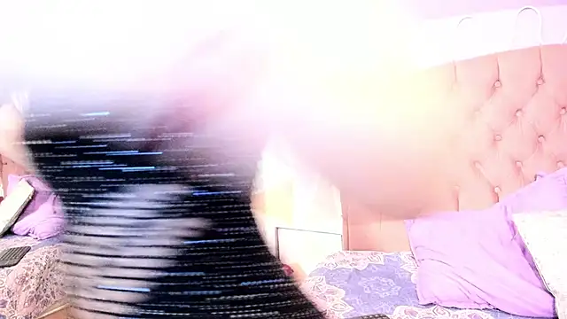 Snapshot of CloeyGraweing chatting on 16, 10, 2025 CloeyGraweing online show from 16, 10, 2025