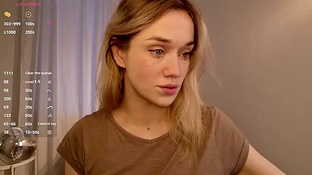 Snapshot of DiscoPotato chatting on 10, 10, 2025 DiscoPotato online show from 10, 10, 2025