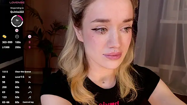 Snapshot of DiscoPotato chatting on 18, 11, 2025 DiscoPotato online show from 18, 11, 2025