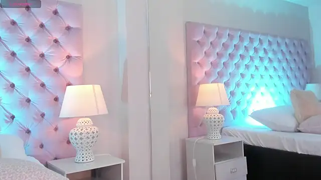 TifannyWolf  online show from 27, 10, 2025