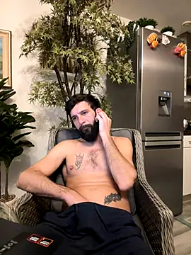 Snapshot of Michel_huge chatting on 22, 11, 2025 Michel huge online show from 22, 11, 2025