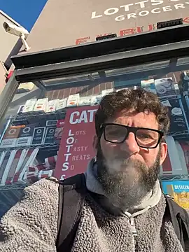 Snapshot of Michel_huge chatting on 25, 11, 2025 Michel huge online show from 25, 11, 2025