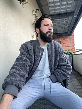 Snapshot of Michel_huge chatting on 3, 12, 2025 Michel huge online show from 3, 12, 2025