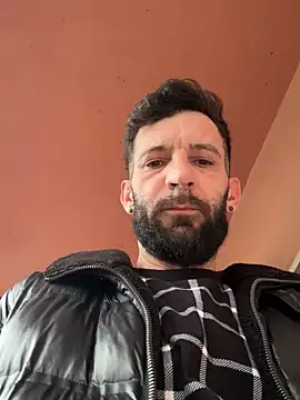 Snapshot of Michel_huge chatting on 14, 12, 2025 Michel huge online show from 14, 12, 2025