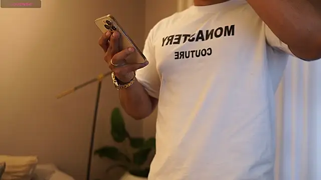 Thiago Valente online show from 5, 11, 2025