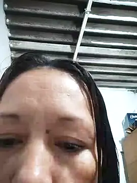 Snapshot of marinita13 chatting on 12, 9, 2025 marinita13 online show from 12, 9, 2025