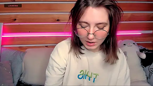 Tara Grainn online show from 3, 10, 2025