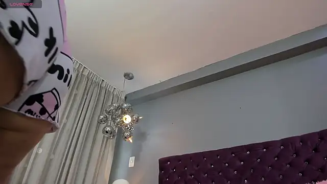 Snapshot of RedAngel1- chatting on 7, 10, 2025 RedAngel1- online show from 7, 10, 2025