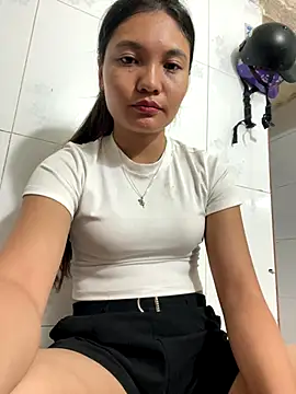 Duyen02 online show from 9, 10, 2025