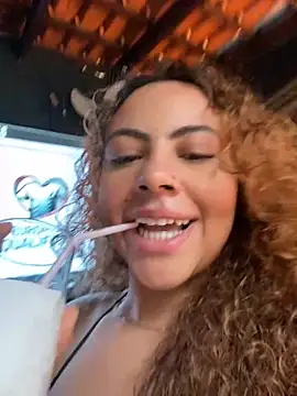 Chloe Leaozinho online show from 11, 10, 2025