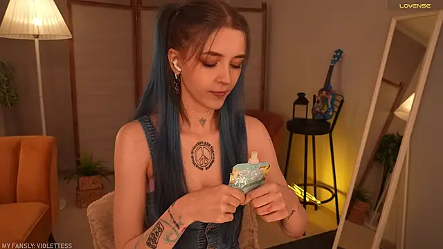 Snapshot of violetesa chatting on 22, 10, 2025 violetesa online show from 22, 10, 2025