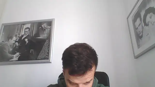 Snapshot of FROCETTO93 chatting on 20, 10, 2025 FROCETTO93 online show from 20, 10, 2025