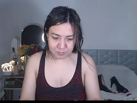 Snapshot of stellahugeX chatting on 13, 10, 2025 stellahugeX online show from 13, 10, 2025