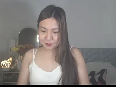 Snapshot of stellahugeX chatting on 4, 11, 2025 stellahugeX online show from 4, 11, 2025