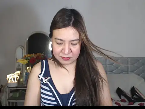 Snapshot of stellahugeX chatting on 5, 12, 2025 stellahugeX online show from 5, 12, 2025