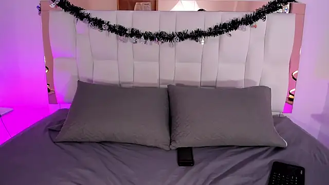 Snapshot of Molly_sweetlove chatting on 9, 10, 2025 Molly sweetlove online show from 9, 10, 2025