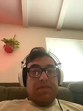 Red-hot-traveler online show from 11, 11, 2025