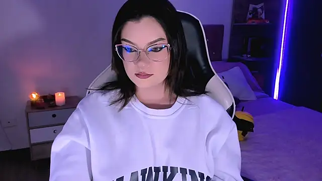 OphelianaRose33 online show from 9, 9, 2025