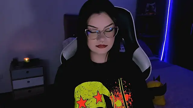 OphelianaRose33 online show from 26, 9, 2025