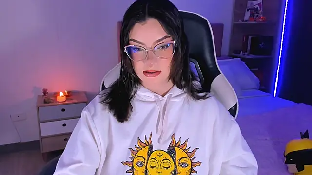 OphelianaRose33 online show from 13, 10, 2025