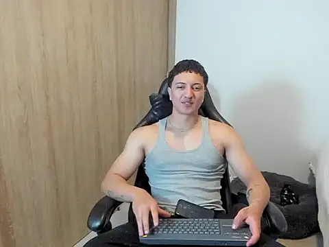 Snapshot of broly_becker chatting on 28, 11, 2025 broly becker online show from 28, 11, 2025