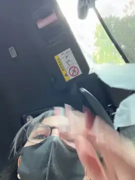 Linh 2004 online show from 6, 10, 2025