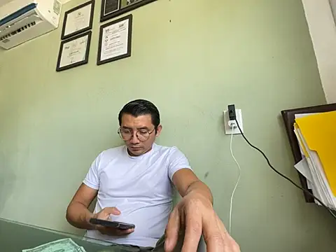 AlejXndroKD online show from 18, 10, 2025