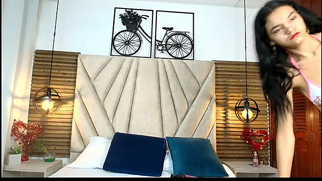 Snapshot of Cinthiabaker chatting on 8, 10, 2025 Cinthiabaker online show from 8, 10, 2025